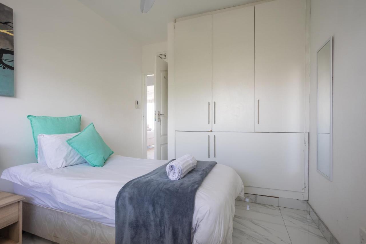 24 Sea Lodge - Sea Viewing Apartment เดอร์บัน ภายนอก รูปภาพ