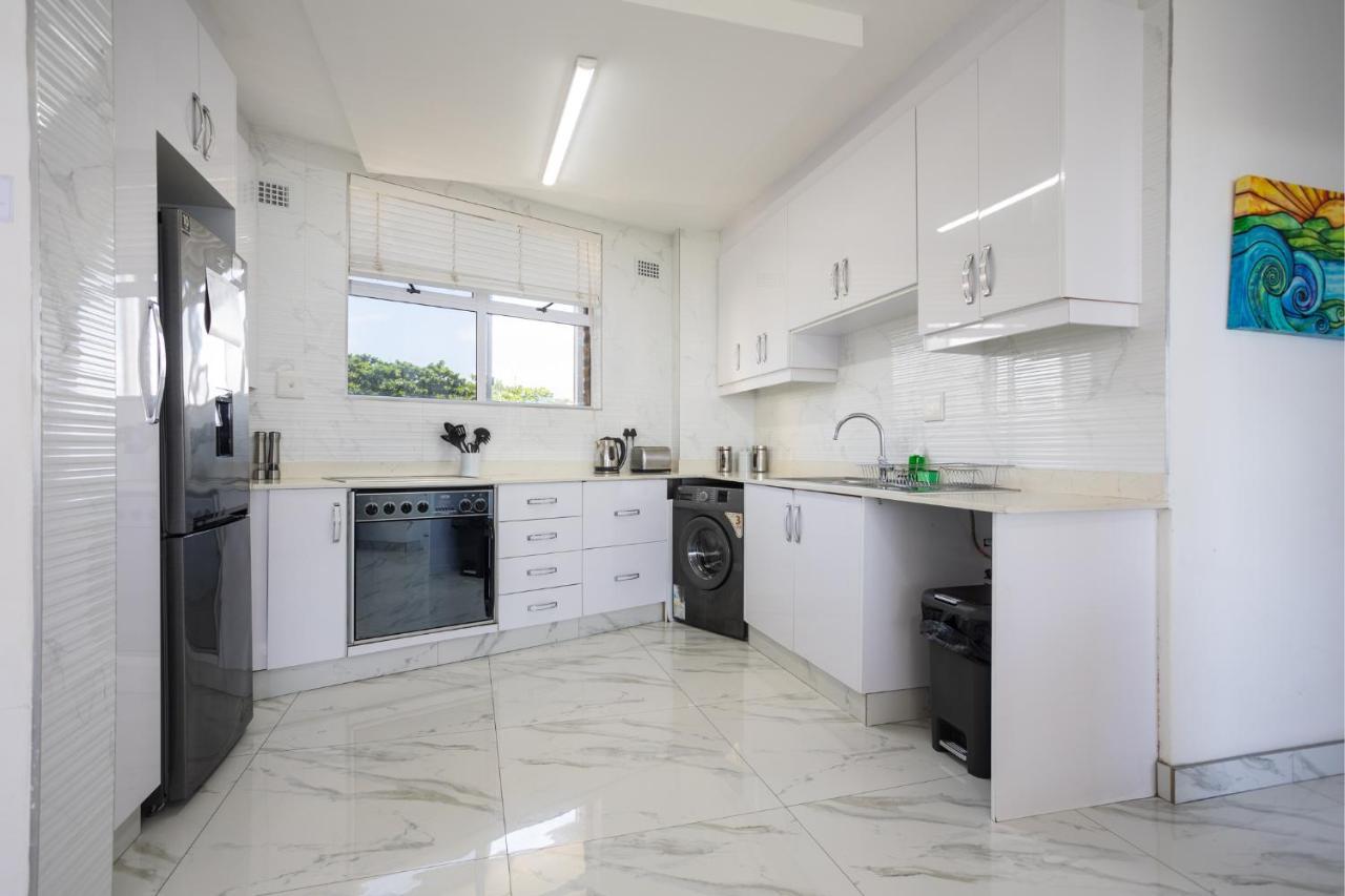 24 Sea Lodge - Sea Viewing Apartment เดอร์บัน ภายนอก รูปภาพ